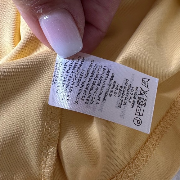 TAHARI modern essentials. Top with a double lining. Size S/P. - Picture 7 of 9